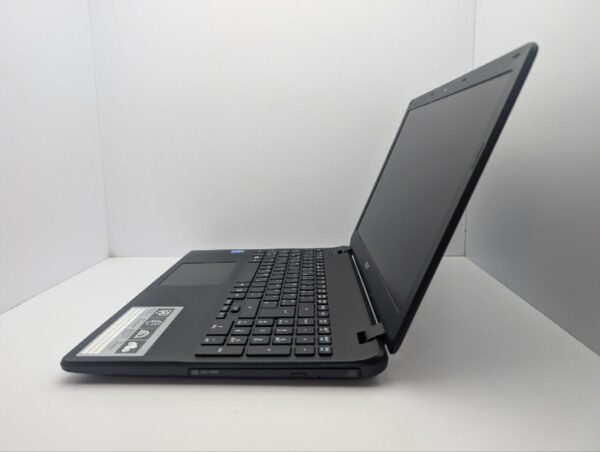 Ноутбук Acer Aspire ES1-571 / 15.6" (1366x768) TN / Intel Core i3-5005U (2 (4) ядра по 2.0 GHz) / 8 GB DDR3 / 1000 GB HDD / Intel HD Graphics 5500 / WebCam / DVD-ROM - Зображення 5