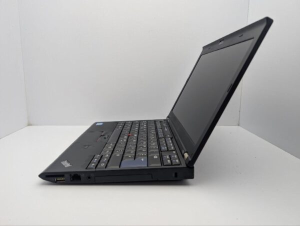 Нетбук Lenovo ThinkPad X220 / 12.5" (1366x768) TN / Intel Core i5-2520M (2 (4) ядра по 2.5 - 3.2 GHz) / 8 GB DDR3 / 500 GB HDD / Intel HD Graphics 3000 / WebCam - Зображення 5