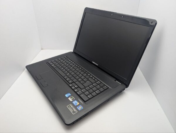 Ноутбук Medion Akoya P7618 / 17.3" (1600x900) TN / Intel Core i5-480M (2 (4) ядра по 2.66 - 2.93 GHz) / 6 GB DDR3 / 750 GB HDD / nVidia GeForce GT 540M, 1 GB GDDR3, 128-bit / WebCam / АКБ не тримає - Зображення 7