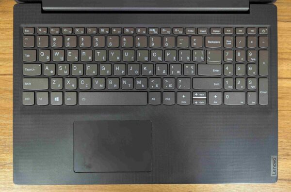 Ноутбук Б-клас Lenovo IdeaPad S145-15IWL / 15.6" (1366x768) TN / Intel Pentium Gold 5405U (2 (4) ядра по 2.3 GHz) / 8 GB DDR4 / 240 GB SSD / Intel UHD Graphics / WebCam / Windows 10 - Зображення 4