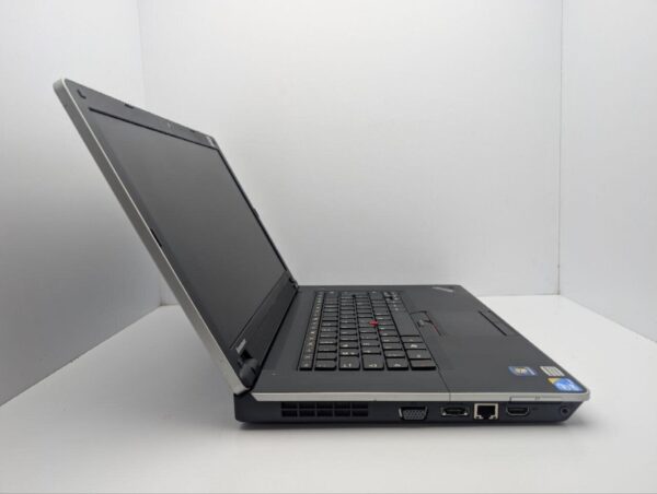 Ноутбук Lenovo ThinkPad Edge 15 / 15.6" (1366x768) TN / Intel Core i3-370M (2 (4) ядра по 2.4 GHz) / 6 GB DDR3 / 500 GB HDD / Intel HD Graphics / WebCam / DVD-ROM - Зображення 4