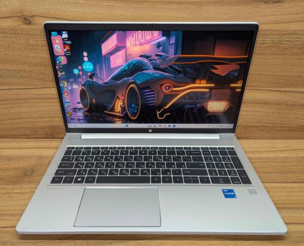 Ноутбук HP ProBook 450 G9 / 15.6" (1920x1080) IPS / Intel Core i5-1235U (10 (12) ядер по 3.3 - 4.4 GHz) / 16 GB DDR4 / 480 GB SSD / Intel Iris Xe Graphics / WebCam / TouchID / Windows 11 - Зображення 2