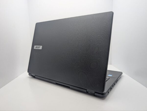 Ноутбук Acer Aspire ES1-711 / 17.3" (1600x900) TN / Intel Celeron N2940 (4 ядра по 1.83 - 2.25 GHz) / 8 GB DDR3 / 120 GB SSD / Intel HD Graphics / WebCam / DVD-ROM - Зображення 8