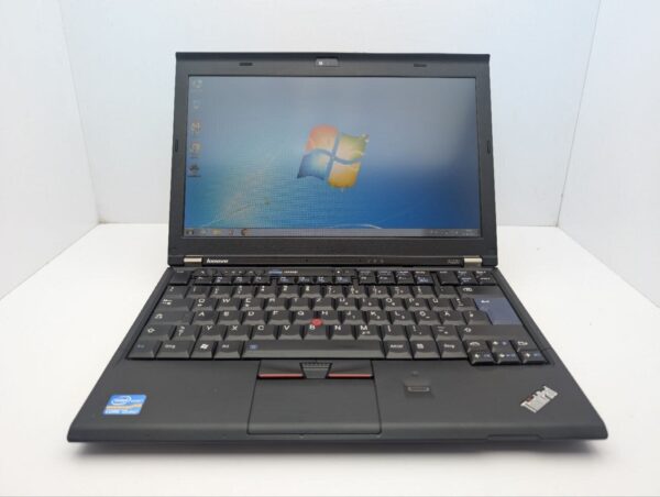 Нетбук Lenovo ThinkPad X220 / 12.5" (1366x768) TN / Intel Core i5-2520M (2 (4) ядра по 2.5 - 3.2 GHz) / 8 GB DDR3 / 500 GB HDD / Intel HD Graphics 3000 / WebCam - Зображення 2