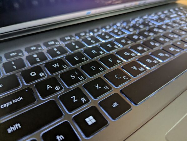 Ноутбук Dell Vostro 5620 / 16" (1920x1080) IPS / Intel Core i5-1240P (12 (16) ядер по 3.3 - 4.4 GHz) / 16 GB DDR4 / 480 GB SSD / Intel Iris Xe Graphics / WebCam / Windows 11 - Зображення 6