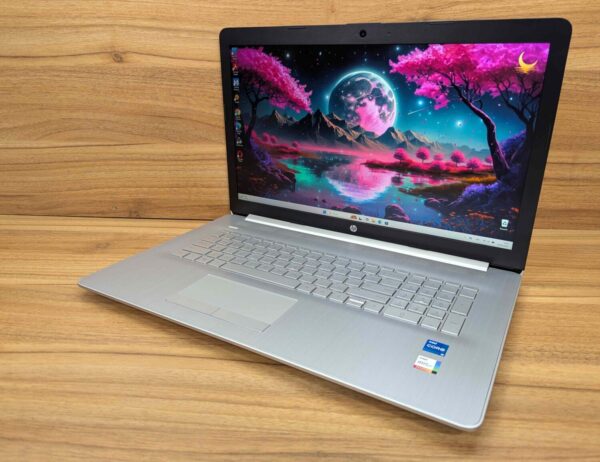 Ноутбук HP 17-by 4061nr / 17.3" (1920x1080) IPS / Intel Core i5-1135G7 (4 (8) ядра по 2.4 - 4.2 GHz) / 16 GB DDR4 / 480 GB SSD / Intel Iris Xe Graphics / WebCam / Windows 11 - Зображення 5