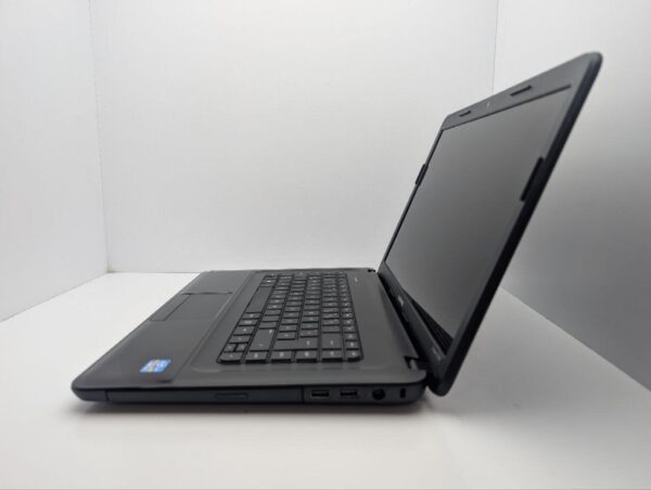 Ноутбук HP Compaq CQ58 / 15.6" (1366x768) TN / Intel Core i3-2328M (2 (4) ядра по 2.2 GHz) / 6 GB DDR3 / 320 GB HDD / Intel HD Graphics 3000 / WebCam / DVD-ROM - Зображення 5