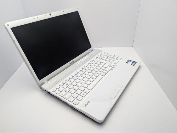 Ноутбук Sony VPC-EB / 15.6" (1366x768) TN / Intel Core i3-370M (2 (4) ядра по 2.4 GHz) / 6 GB DDR3 / 500 GB HDD / AMD Radeon HD 5650, 1 GB GDDR3, 128-bit / WebCam / DVD-ROM - Зображення 6