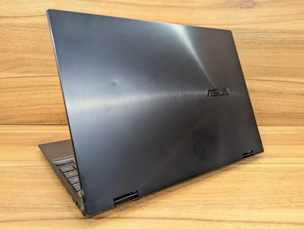 Ноутбук-трансформер Б-клас Asus ZenBook UN5401R / 14" (2880x1800) IPS Touch / AMD Ryzen 7 6800H (8 (16) ядер по 3.2 - 4.7 GHz) / 16 GB DDR5 / 512 GB SSD / AMD Radeon 680M / WebCam / Windows 11 - Зображення 3