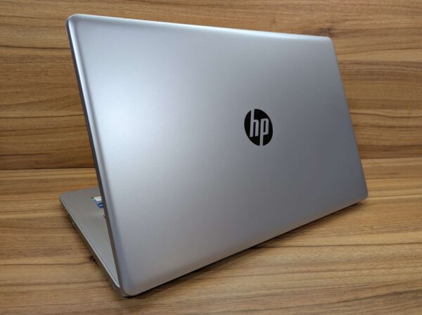 Ноутбук HP 17-by 4061nr / 17.3" (1920x1080) IPS / Intel Core i5-1135G7 (4 (8) ядра по 2.4 - 4.2 GHz) / 16 GB DDR4 / 480 GB SSD / Intel Iris Xe Graphics / WebCam / Windows 11 - Зображення 7
