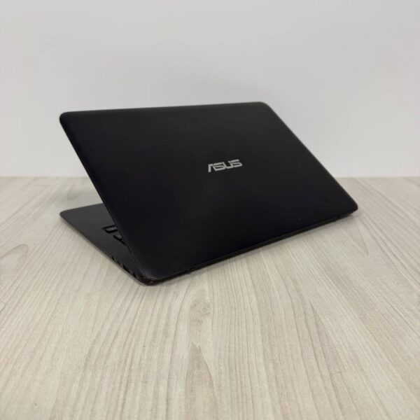 Ультрабук Б-клас Asus ZenBook UX305CA / 13.3" (1920x1080) IPS / Intel Core m3-6Y30 (2 (4) ядра по 0.9 - 2.2 GHz) / 8 GB DDR3 / 256 GB SSD NVMe / Intel UHD Graphics 620 / WebCam - Зображення 6