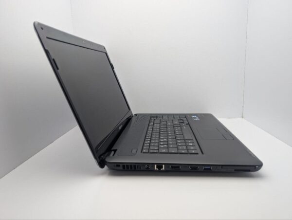 Ноутбук Medion Akoya P7618 / 17.3" (1600x900) TN / Intel Core i5-480M (2 (4) ядра по 2.66 - 2.93 GHz) / 6 GB DDR3 / 1000 GB HDD / nVidia GeForce GT 540M, 1 GB GDDR3, 128-bit / WebCam / DVD-ROM - Зображення 4