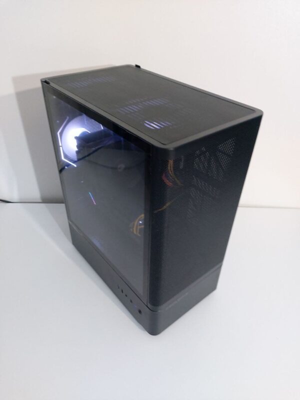 Ігровий ПК Prologix GM-01MAB Tower / Intel Core i5-9600K (6 ядер по 3.7 - 4.6 GHz) / 32 GB DDR4 / 250 GB SSD M.2 + 1000 GB HDD / AMD Radeon RX 5700 XT, 8 GB GDDR6, 256-bit / 650W + Кабелі підключення, перехідник, пульт управління - Зображення 2