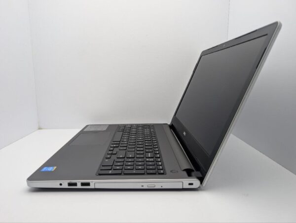Ноутбук Dell Inspiron 15 5528 / 15.6" (1366x768) TN / Intel Core i5-5200U (2 (4) ядра по 2.2 - 2.7 GHz) / 8 GB DDR3 / 240 GB SSD / Intel HD Graphics 5500 / WebCam / DVD-ROM - Зображення 5