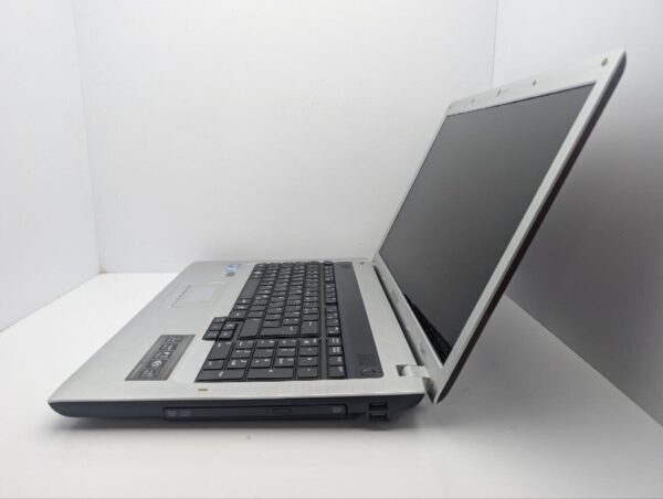 Ноутбук Samsung E372 / 17.3" (1600x900) TN / Intel Core i3-370M (2 (4) ядра по 2.4 GHz) / 6 GB DDR3 / 500 GB HDD / nVidia GeForce 310M, 512 MB GDDR3, 64-bit / WebCam / DVD-ROM - Зображення 5
