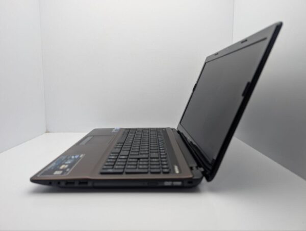 Ноутбук Asus X53S / 15.6'' (1366x768) TN / Intel Core i3-2330M (2 (4) ядра по 2.2 GHz) / 6 GB DDR3 / 320 GB HDD / nVidia GeForce GT 540M, 1 GB GDDR3, 128-bit / WebCam / DVD-ROM - Зображення 5