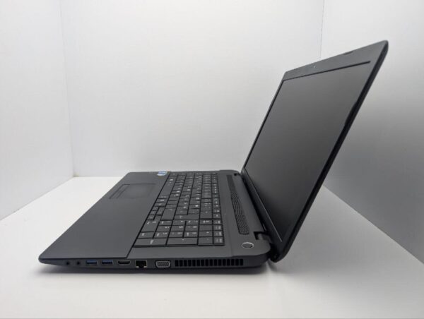Ноутбук Toshiba Satellite Pro C70-B / 17.3" (1600x900) TN / Intel Core i5-4210U (2 (4) ядра по 1.7 - 2.7 GHz) / 8 GB DDR3 / 240 GB SSD / Intel HD Graphics 4400 / WebCam / DVD-ROM - Зображення 5