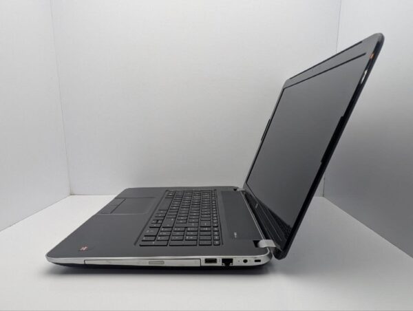 Ноутбук HP Pavillion 17-E / 17.3" (1600x900) TN / AMD A10-5750M (4 ядра по 3.5 GHz) / 8 GB DDR3 / 500 GB HDD / AMD Radeon HD 8670M, 1 GB GDDR3, 64-bit / WebCam / DVD-ROM - Зображення 5