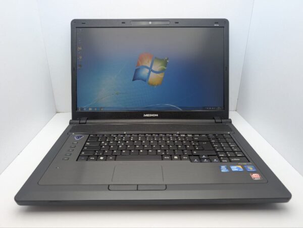 Ноутбук Medion Akoya P8416 / 18.4" (1600x900) TN / Intel Core i3-350M (2 (4) ядра по 2.26 GHz) / 6 GB DDR3 / 500 GB HDD / AMD Radeon HD 4650, 1 GB GDDR3, 128-bit / WebCam / DVD-ROM - Зображення 2