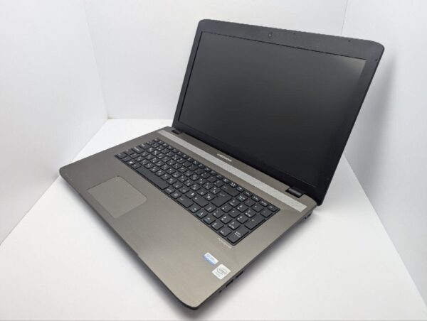 Ноутбук Medion Akoya E7225 / 17.3" (1600x900) TN / Intel Celeron N2840 (2 ядра по 2.16 - 2.58 GHz) / 8 GB DDR3 / 120 GB SSD / Intel HD Graphics / WebCam / DVD-ROM / АКБ не тримає - Зображення 7