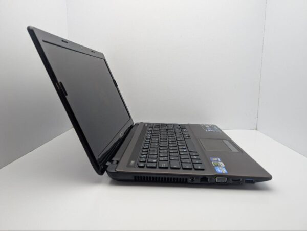 Ноутбук Asus A53S / 15.6" (1366x768) TN / Intel Core i5-2450M (2 (4) ядра по 2.5 - 3.1 GHz) / 8 GB DDR3 / 500 GB HDD / nVidia GeForce GT 630M, 1 GB GDDR5, 128-bit / WebCam / DVD-ROM - Зображення 4