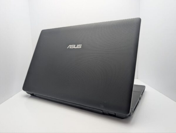 Ноутбук Asus F75A / 17.3'' (1600x900) TN / Intel Pentium B980 (2 ядра по 2.4 GHz) / 8 GB DDR3 / 500 GB HDD / Intel Graphics / WebCam / DVD-ROM - Зображення 8