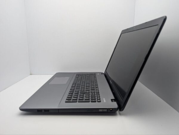 Ноутбук Asus X750 / 17.3'' (1600x900) TN / Intel Core i5-4200U (2 (4) ядра по 1.6 - 2.6 GHz) / 16 GB DDR3 / 1000 GB HDD / nVidia GeForce GT 740M, 2 GB GDDR3, 64-bit / WebCam / DVD-ROM - Зображення 5