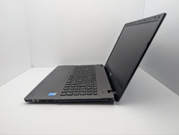 Ноутбук Terra Mobile 1528 / 15.6" (1366x768) TN / Intel Core i3-4000M (2 (4) ядра по 2.4 GHz) / 8 GB DDR3 / 120 GB SSD / Intel HD Graphics 4600 / WevCam / DVD-ROM / АКБ не тримає - Зображення 5