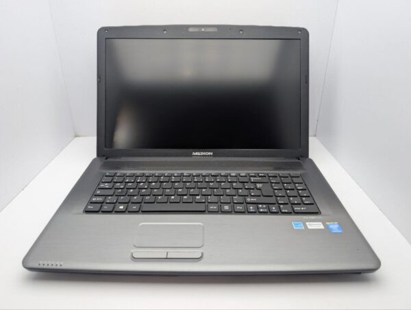Ноутбук Medion Akoya E7222 / 17.3" (1920x1080) TN / Intel Pentium 2020M (2 ядра по 2.4 GHz) / 8 GB DDR3 / 500 GB HDD / Intel HD Graphics / WebCam / DVD-ROM / АКБ не тримає - Зображення 3