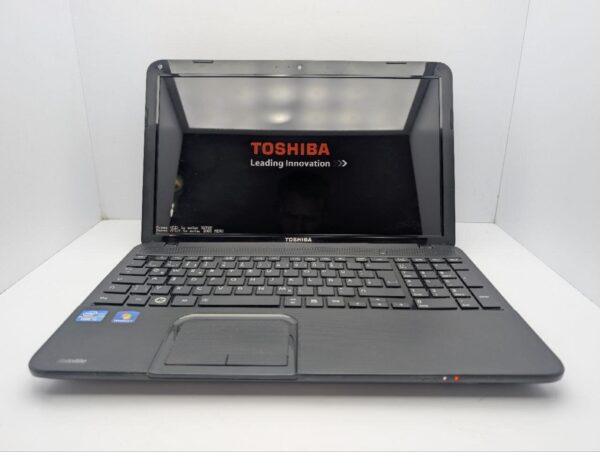 Ноутбук Toshiba Satellite C855 / 15.6" (1366x768) TN / Intel Core i3-2350M (2 (4) ядра по 2.3 GHz) / 6 GB DDR3 / 500 GB HDD / Intel HD Graphics 3000 / WebCam - Зображення 3