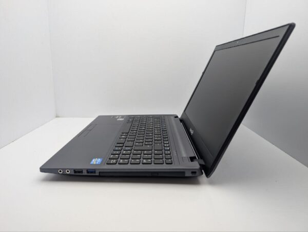 Ноутбук Terra Mobile 1548 / 15.6" (1920x1080) TN / Intel Core i3-4000M (2 (4) ядра по 2.4 GHz) / 8 GB DDR3 / 240 GB SSD / nVidia GeForce GT 740M, 2 GB GDDR3, 64-bit / WebCam / DVD-ROM - Зображення 5