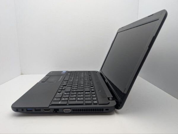 Ноутбук Toshiba Satellite C855 / 15.6" (1366x768) TN / Intel Core i3-2350M (2 (4) ядра по 2.3 GHz) / 6 GB DDR3 / 500 GB HDD / Intel HD Graphics 3000 / WebCam - Зображення 5