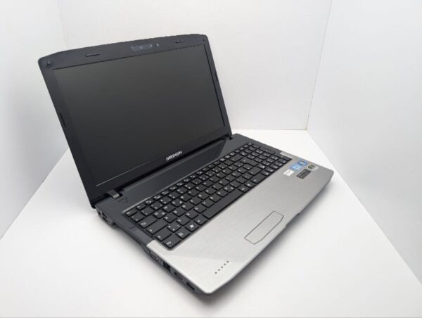 Ноутбук Medion Akoya P6812 / 15.6" (1366x768) TN / Intel Core i3-2330M (2 (4) ядра по 2.2 GHz) / 6 GB DDR3 / 750 GB HDD / nVidia GeForce GT 555M, 1 GB GDDR3, 128-bit / WebCam - Зображення 6