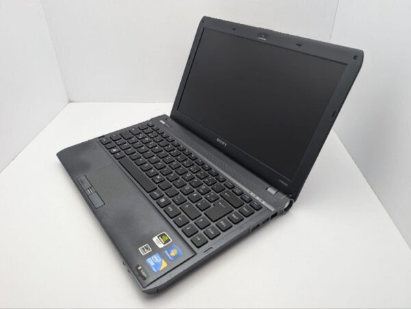 Ноутбук Sony VPC S13 / 13.3" (1366x768) TN / Intel Core i5-580M (2 (4) ядра по 2.6 - 3.3 GHz) / 6 GB DDR3 / 500 GB HDD / nVidia GeForce 310M, 512 MB GDDR3, 64-bit / WebCam / DVD-ROM - Зображення 7