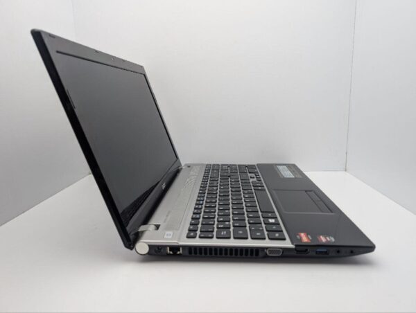 Ноутбук Acer Aspire V3-551G / 15.6" (1366x768) TN / AMD A10-4600M (4 ядра по 2.3 - 3.2 GHz) / 8 GB DDR3 / 1000 GB HDD / AMD Radeon HD 7670M, 2 GB GDDR3, 128-bit / WebCam / DVD-ROM - Зображення 4