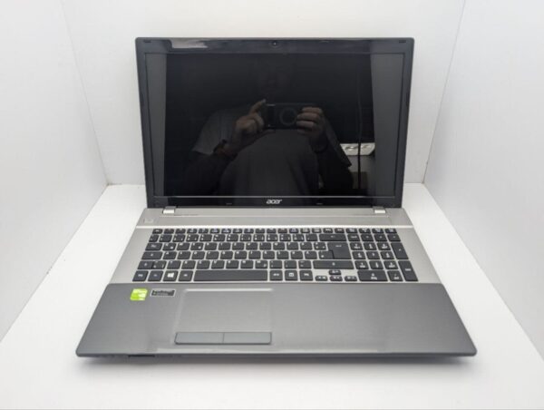 Ноутбук Acer Aspire V3-771G / 17.3" (1600x900) TN / Intel Core i7-2620M (2 (4) ядра по 2.7 - 3.4 GHz) / 8 GB DDR3 / 60 GB SSD + 1000 GB HDD / nVidia GeForce 710M, 2 GB GDDR3, 64-bit / WebCam / DVD-ROM - Зображення 3
