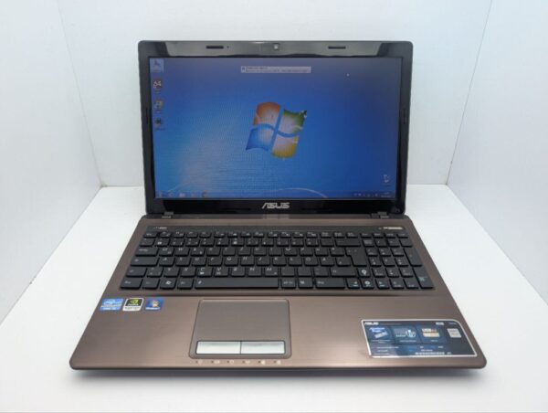 Ноутбук Asus X53S / 15.6'' (1366x768) TN / Intel Core i3-2330M (2 (4) ядра по 2.2 GHz) / 6 GB DDR3 / 320 GB HDD / nVidia GeForce GT 540M, 1 GB GDDR3, 128-bit / WebCam / DVD-ROM - Зображення 2