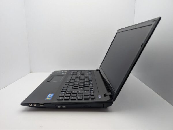 Ноутбук Terra Mobile 1547 / 15.6" (1366x768) TN / Intel Core i3-2350M (2 (4) ядра по 2.3 GHz) / 6 GB DDR3 / 250 GB HDD / nVidia GeForce GT 520M, 1 GB GDDR3, 64-bit / WebCam / DVD-ROM - Зображення 5