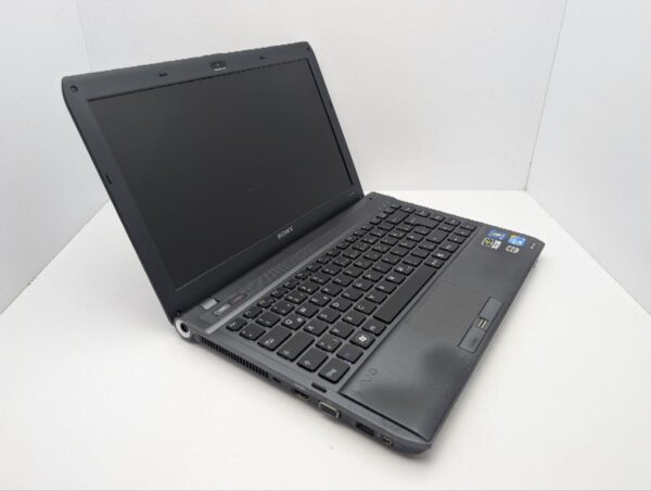 Ноутбук Sony VPC S13 / 13.3" (1366x768) TN / Intel Core i5-580M (2 (4) ядра по 2.6 - 3.3 GHz) / 6 GB DDR3 / 500 GB HDD / nVidia GeForce 310M, 512 MB GDDR3, 64-bit / WebCam / DVD-ROM - Зображення 6
