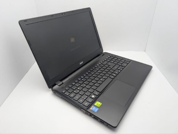 Ноутбук Acer Aspire E5-571G / 15.6" (1366x768) TN / Intel Core i3-4005U (2 (4) ядра по 1.7 GHz) / 6 GB DDR3 / 500 GB HDD / nVidia GeForce 820M, 1 GB GDDR3, 64-bit / WebCam / DVD-ROM - Зображення 6