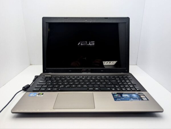 Ноутбук Asus A55V / 15.6" (1366x768) TN / Intel Core i7-3612QM (4 (8) ядра по 2.1 - 3.1 GHz) / 8 GB DDR3 / 240 GB SSD / nVidia GeForce 410M, 1 GB GDDR3, 64-bit / WebCam / DVD-ROM - Зображення 3
