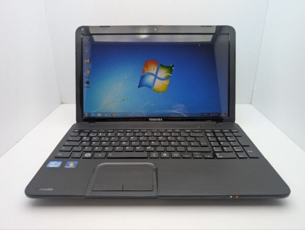 Ноутбук Toshiba Satellite C855 / 15.6" (1366x768) TN / Intel Core i3-2350M (2 (4) ядра по 2.3 GHz) / 6 GB DDR3 / 500 GB HDD / Intel HD Graphics 3000 / WebCam - Зображення 2