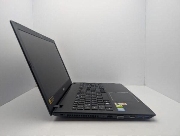 Ноутбук Acer Aspire E5-575G / 15.6" (1920x1080) IPS / Intel Core i7-7500U (2 (4) ядра по 2.7 - 3.5 GHz) / 16 GB DDR4 / 512 GB SSD / nVidia GeForce 940MX, 2 GB GDDR5, 64-bit / WebCam / DVD-ROM - Зображення 3
