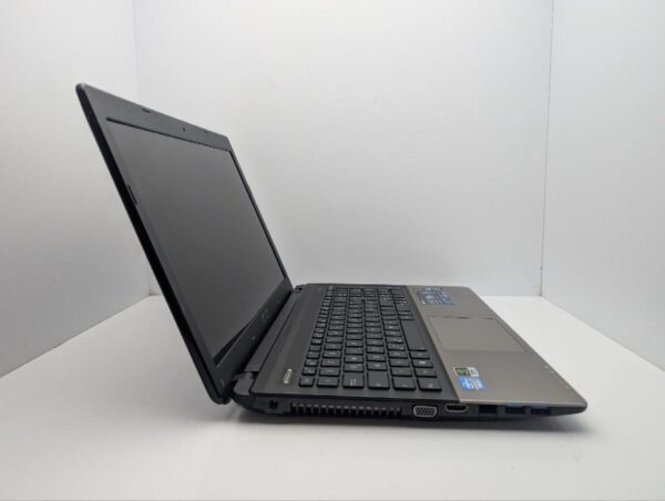 Ноутбук Asus A55V / 15.6" (1366x768) TN / Intel Core i7-3612QM (4 (8) ядра по 2.1 - 3.1 GHz) / 8 GB DDR3 / 240 GB SSD / nVidia GeForce 410M, 1 GB GDDR3, 64-bit / WebCam / DVD-ROM - Зображення 4