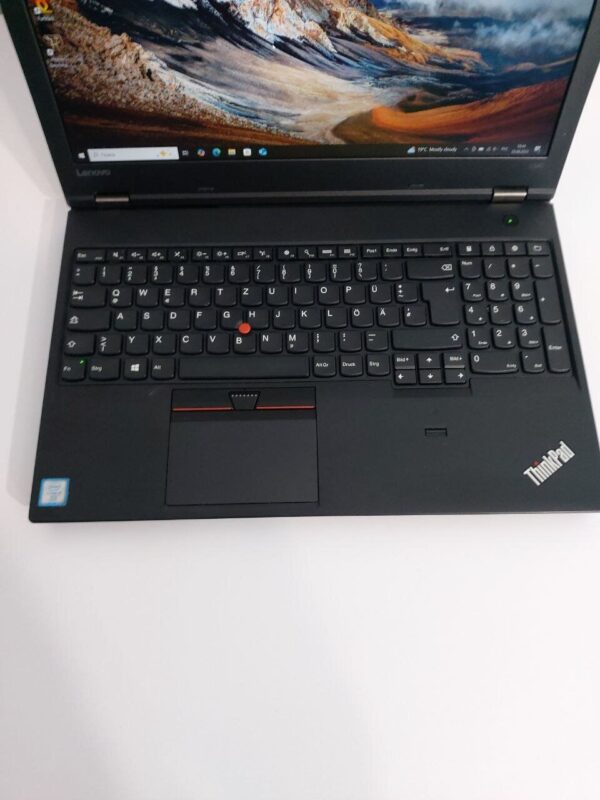 Ноутбук Lenovo ThinkPad L560 / 15.6" (1920x1080) TN / Intel Core i7-6600U (2 (4) ядра по 2.6 - 3.4 GHz) / 16 GB DDR3 / 512 GB SSD / Intel HD Graphics 520 / WebCam / DVD-ROM - Зображення 3