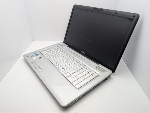 Ноутбук Toshiba Satellite L550 / 17.3" (1600x900) TN / Intel Core i3-330M (2 (4) ядра по 2.13 GHz) / 6 GB DDR3 / 320 GB HDD / AMD Radeon HD 4650, 1 GB GDDR3, 128-bit / WebCam / DVD-ROM - Зображення 7