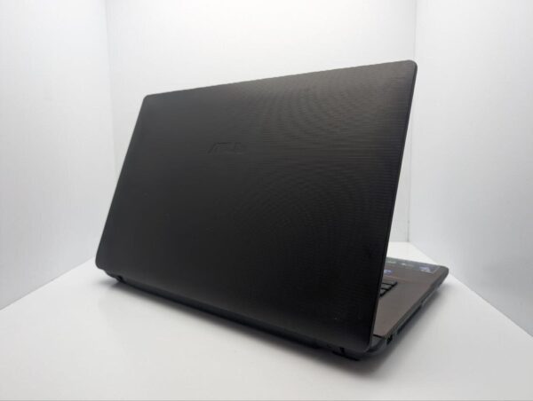 Ноутбук Asus X73E / 17.3" (1600x900) TN / Intel Core i3-2350M (2 (4) ядра по 2.3 GHz) / 6 GB DDR3 / 320 GB HDD / Intel HD Graphics 3000 / WebCam / DVD-ROM - Зображення 8