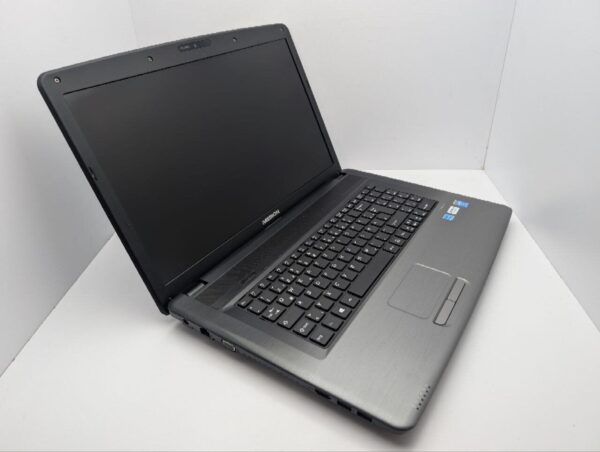 Ноутбук Medion Akoya E7222 / 17.3" (1920x1080) TN / Intel Pentium 2020M (2 ядра по 2.4 GHz) / 8 GB DDR3 / 500 GB HDD / Intel HD Graphics / WebCam / DVD-ROM / АКБ не тримає - Зображення 6