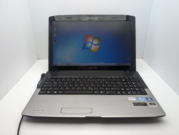 Ноутбук Medion Akoya P6812 / 15.6" (1366x768) TN / Intel Core i3-2330M (2 (4) ядра по 2.2 GHz) / 6 GB DDR3 / 750 GB HDD / nVidia GeForce GT 555M, 1 GB GDDR3, 128-bit / WebCam - Зображення 2