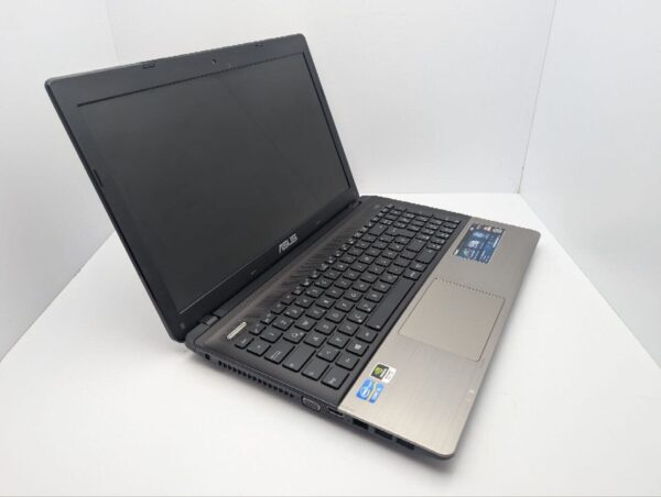 Ноутбук Asus A55V / 15.6" (1366x768) TN / Intel Core i7-3612QM (4 (8) ядра по 2.1 - 3.1 GHz) / 8 GB DDR3 / 240 GB SSD / nVidia GeForce 410M, 1 GB GDDR3, 64-bit / WebCam / DVD-ROM - Зображення 6